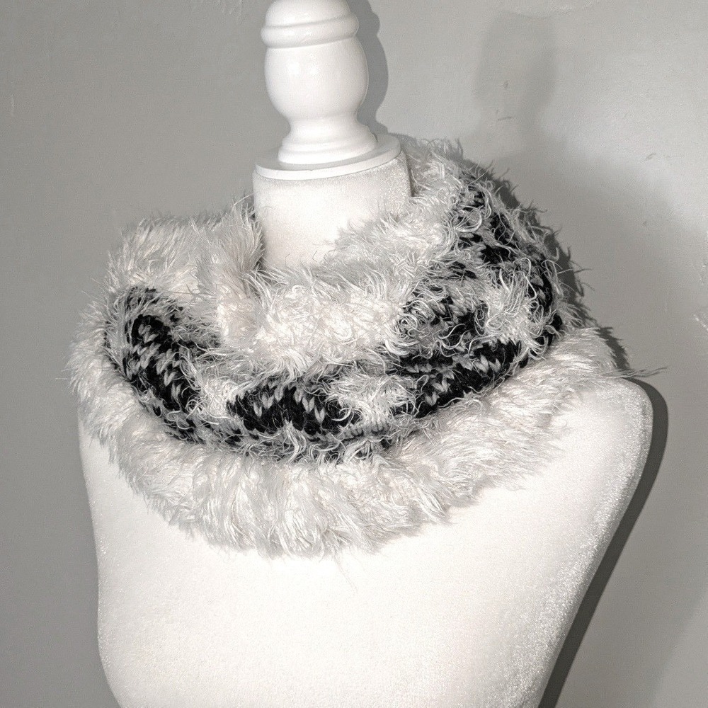 Express Infinity Scarf Women OS White Black Geometric Fuzzy Eyelash Knit Snood